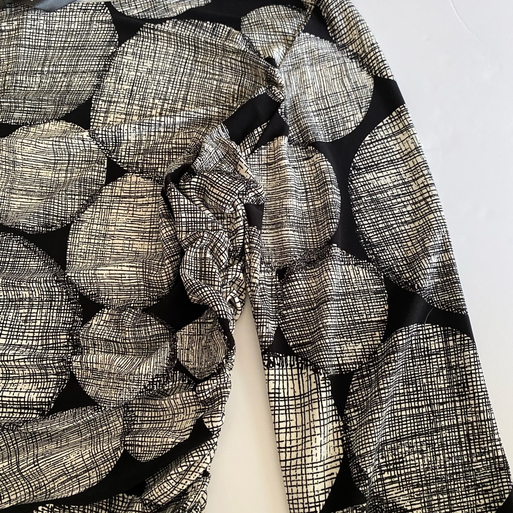 Kamala Kulture Body Fitting Dress - Picture 3 of 7
